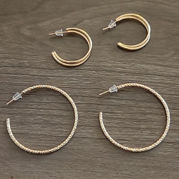 💲6️⃣ Bundled ✔️2pairs Elegant Gold Tone  thin 1" and 2 " Hoop Earrings - Picture 4 of 7
